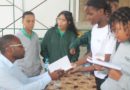 Escritor Miguel Luís José conversa com alunos do Kitabu sobre escrita e identidade
